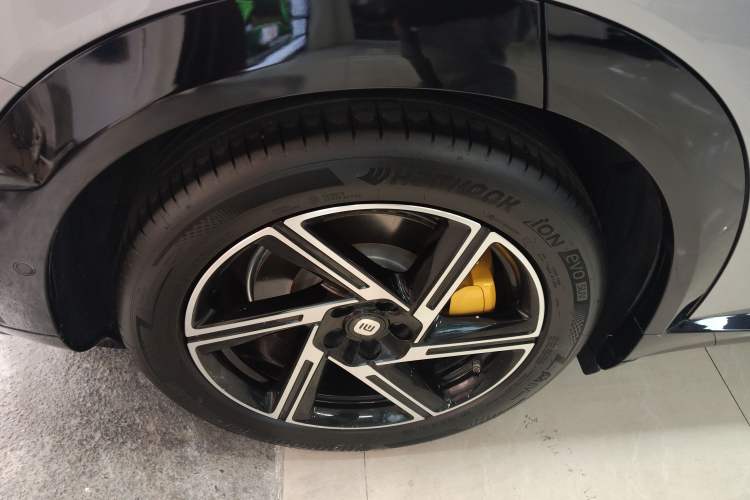 Used Xiaomi Auto YU7 2025 Ultra-Long Range All-Wheel Drive Pro Version
