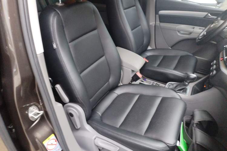 Used Volkswagen Sharan 2016 380TSI Comfort Edition 7-Seater Right Front Seat