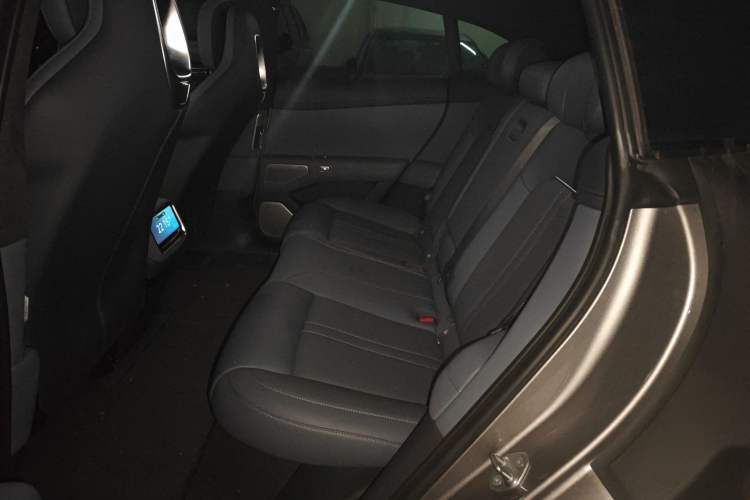 Used Xiaomi Auto YU7 2025 Ultra-Long Range High-Performance All-Wheel-Drive Max Edition
