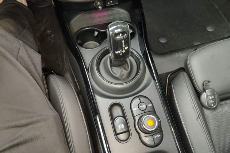 Used MINI Clubman 2019 1.5T ONE Gear Lever