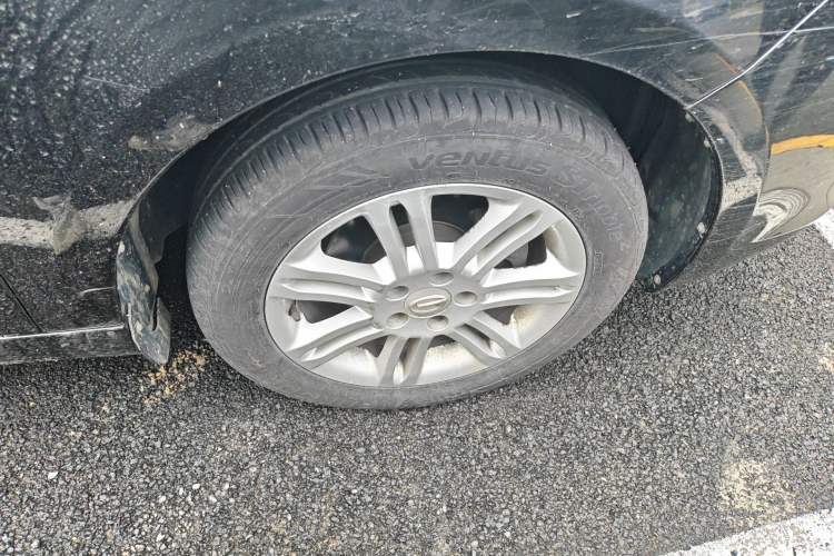 Used GAC Trumpchi GA5 2012 2.0L Automatic Elite Edition Right Front Wheel Hub