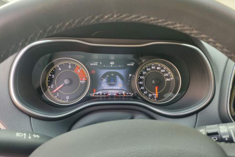 Used Jeep Cherokee 2019 2.0T Two-Wheel Drive Smart Enjoyment Version China VI
