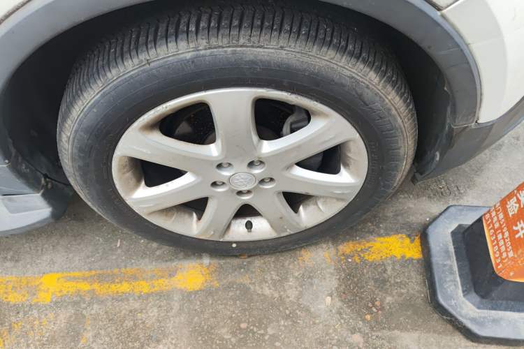 Used Buick Encore 2015 1.4T Automatic Two-Wheel Drive Urban Elite Version
