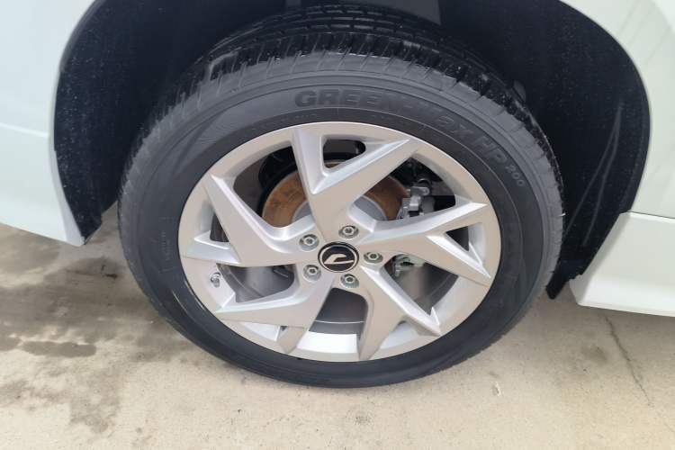 Used Jetta VS7 2024 280TSI Automatic Glory Edition Right Rear Wheel Hub