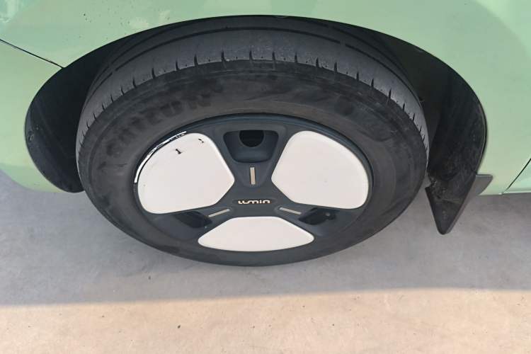 Used CHANGAN NEVO Lumin 2022 210km Sweet Edition Left Front Wheel Hub