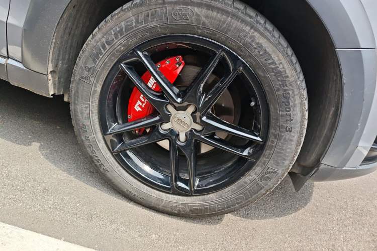 Used Audi Q5 2017 Plus 40 TFSI Technology Model Right Front Wheel Hub