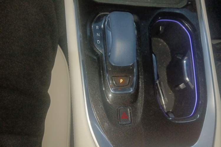 Used Zeekr 009 2024 7-Seater Walk-Through Version Four-Wheel Drive 108 kWh
