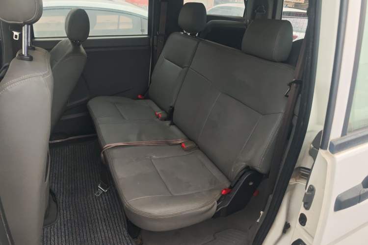 Used Dongfeng Shuaike 2013 Facelift 1.5L Manual Comfort 7-Seater China V Standard
