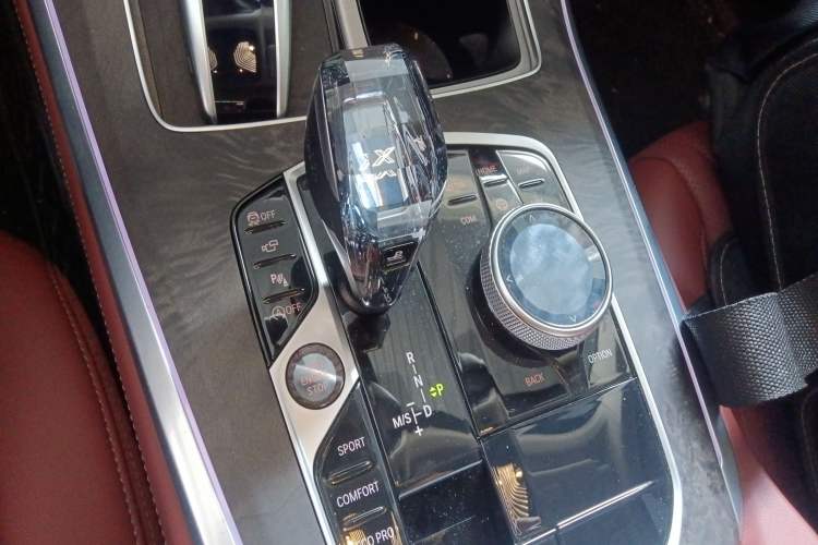 Used BMW X5 2022 xDrive 30Li Luxury M Sport Package Gear Lever