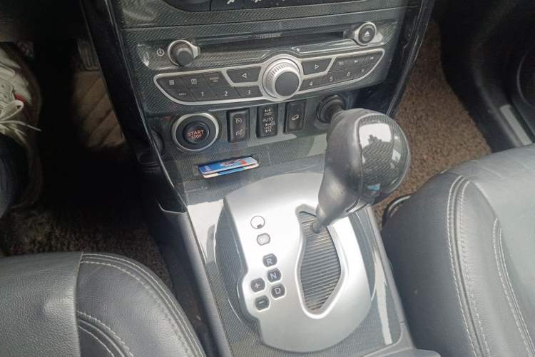 Used Renault Koleos 2012 2.5L 4x4 Comfort Edition with Navigation
