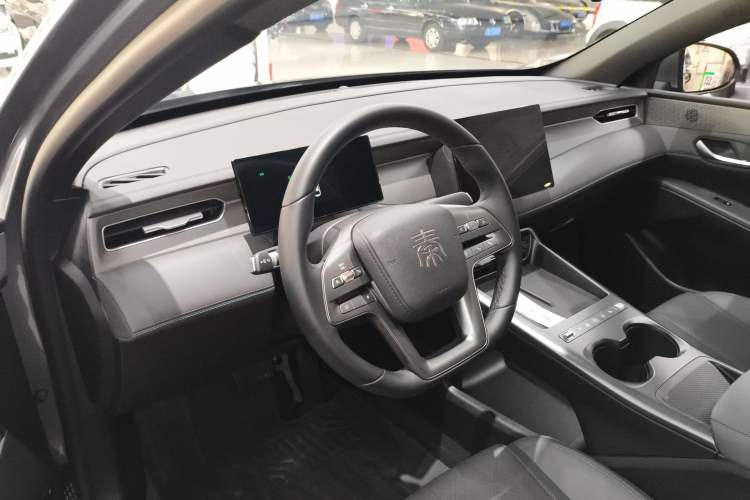 Used BYD Qin PLUS  Center Console
