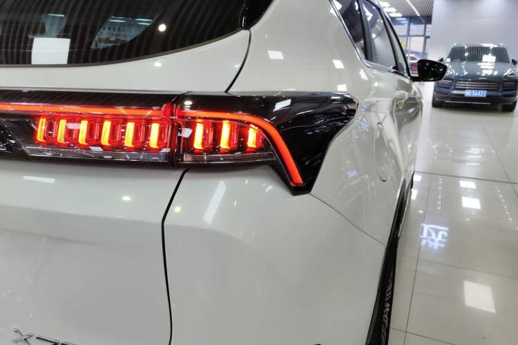 Used JETOUR X70 PLUS 2025 1.5T Luxury Dynamic Edition 5 Seats
