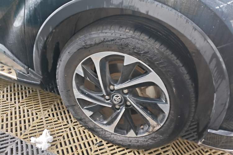 Used Toyota IZOA 2018 2.0L Yichi Version China VI Standard