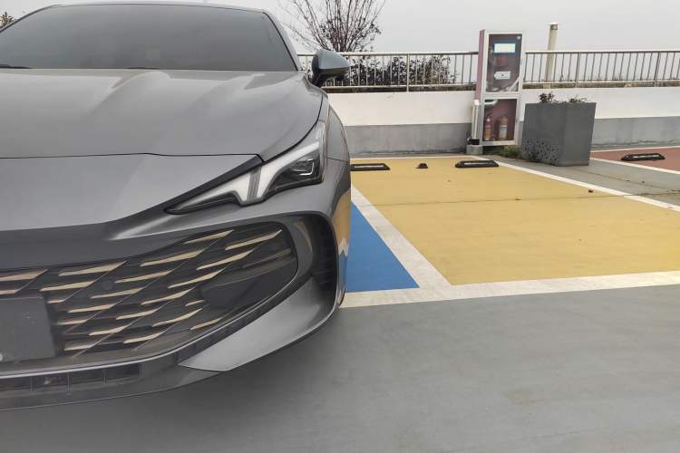 Used MG 7 2023 1.5T DCT Luxurious Supreme Edition