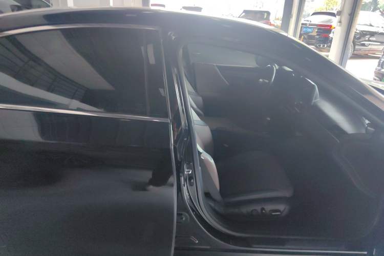 Used Lexus ES 2022 200 Excellence Edition Right Front Seat