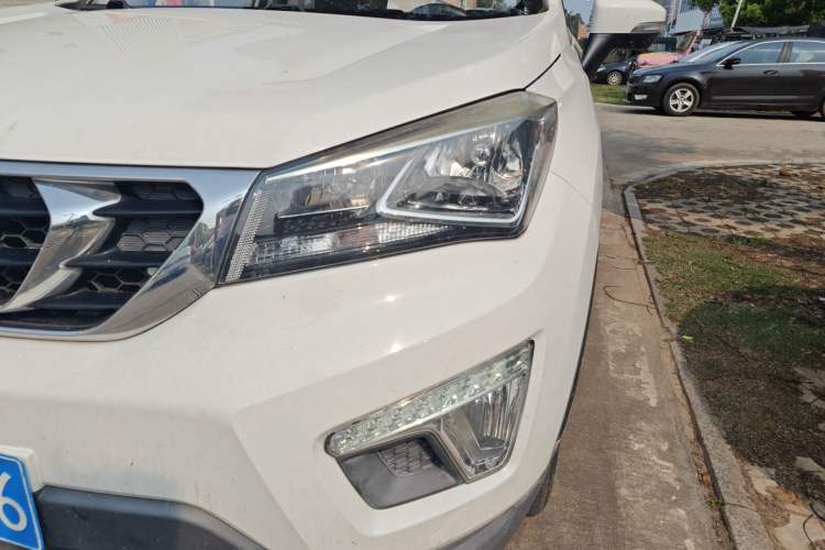 Used CHANGAN CS15 2016 1.5L Automatic Fashion Edition Left Front Headlight
