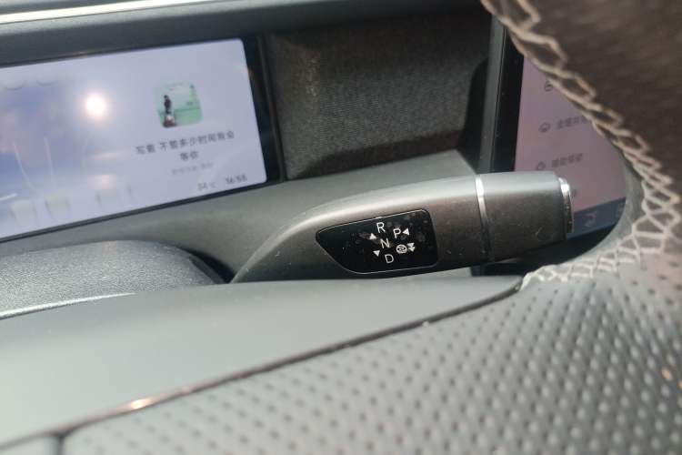 Used XPeng G6 2023 755 Ultra-Long Range Pro Gear Lever