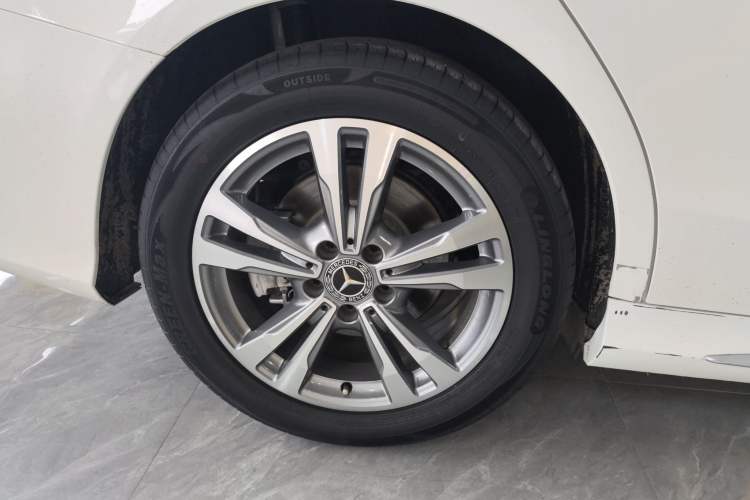Used Mercedes-Benz C-Class 2018 C 200 L Sport Edition Right Rear Wheel Hub