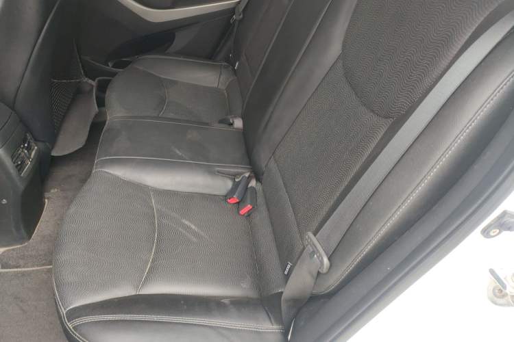 Used Hyundai Elantra (5th Generation / Langdong) 2012 1.6L Automatic Prestige Model