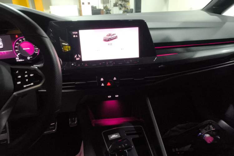 Used Volkswagen Golf 2021 280TSI DSG R-Line Audio And AC Panel