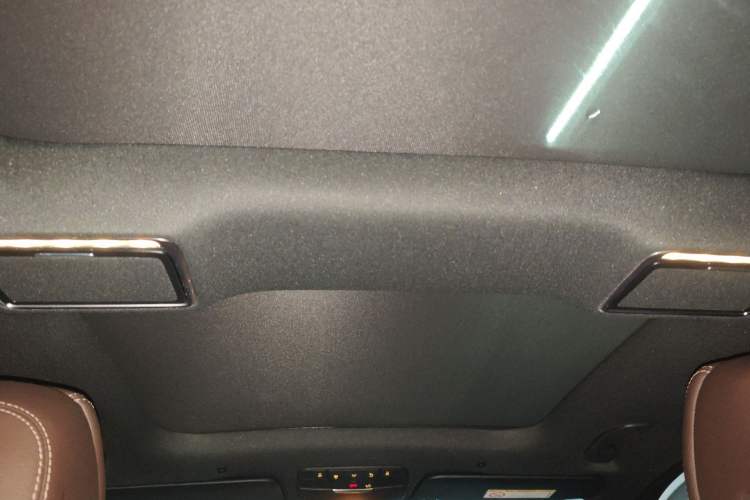 Used Mercedes-Benz GLC 2020 Facelift GLC 300 L 4MATIC Dynamic Edition Headliner