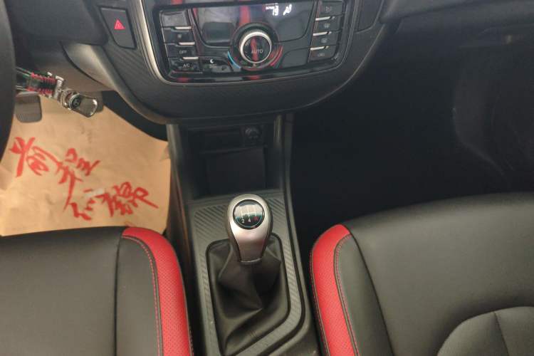 Used Luxgen U5 SUV 2017 1.6L Manual Knight Edition
