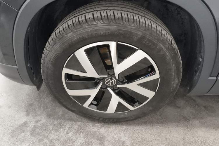 Used Volkswagen Tayron 2023 280TSI Two-Wheel-Drive Luxury Plus Advanced Version Left Front Wheel Hub