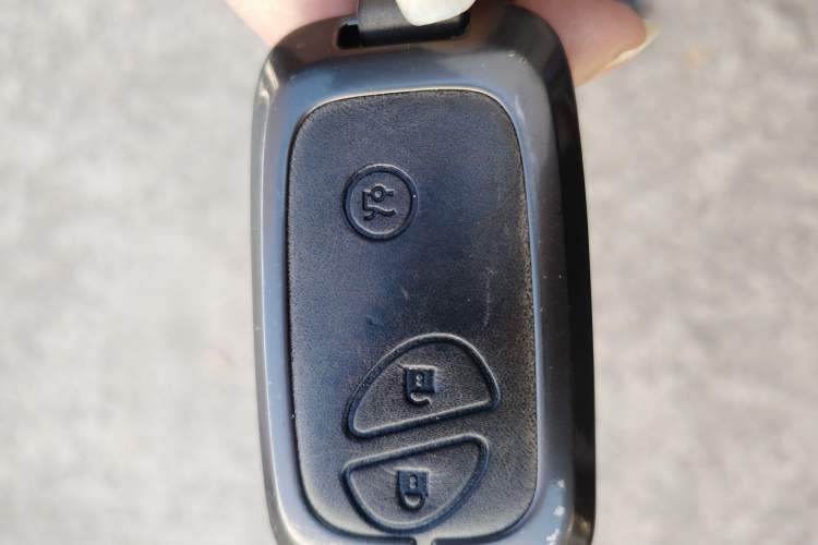 Used BYD Tang New Energy 2015 2.0T Four-Wheel-Drive Flagship Model
