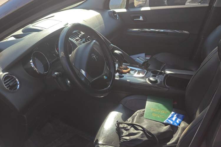 Used Peugeot 3008 2013 1.6THP Automatic Prestige Edition Left Front Seat