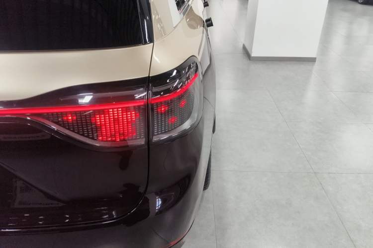 Used Hima AITO M9 2025 Extended-Range Ultra Version 52 kWh 6-Seater
