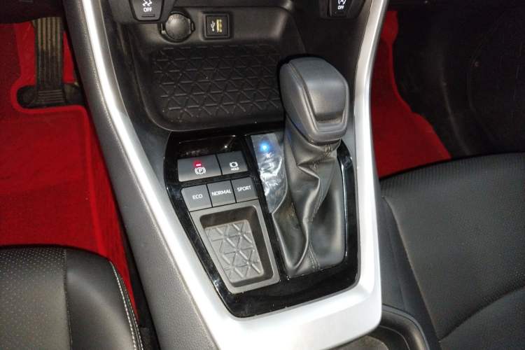 Used Toyota RAV4 2024 2.0L CVT Two-Wheel Drive Urban Edition