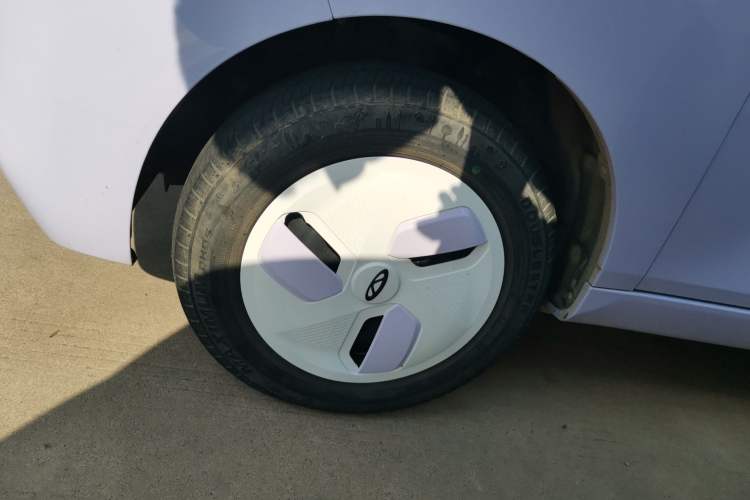 Used Chery New Energy QQ Ice Cream 2022 170km Sundae Phosphate Lithium-Ion