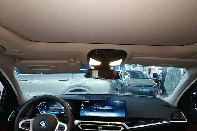 Used BMW i3 2024 eDrive 40 L Midnight Edition Headliner