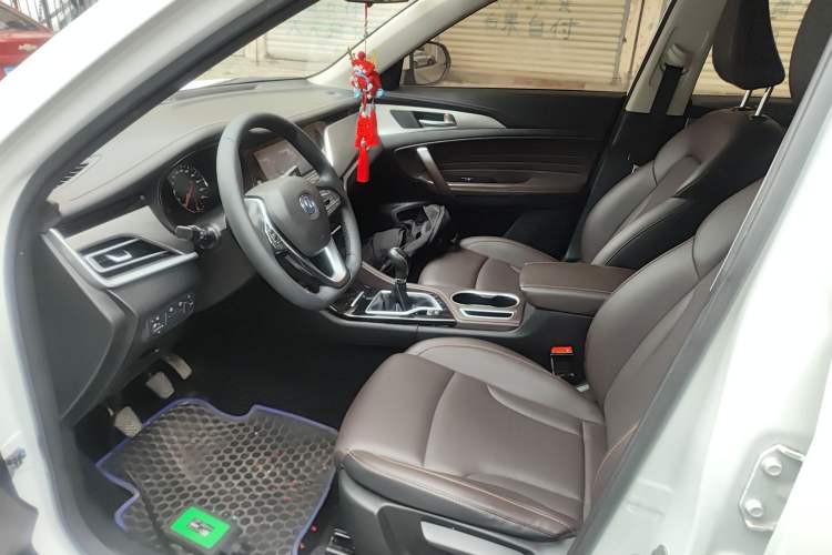 Used CHANGAN CS35PLUS 2018 1.6L Manual Cool Edition China V Standard Left Front Seat