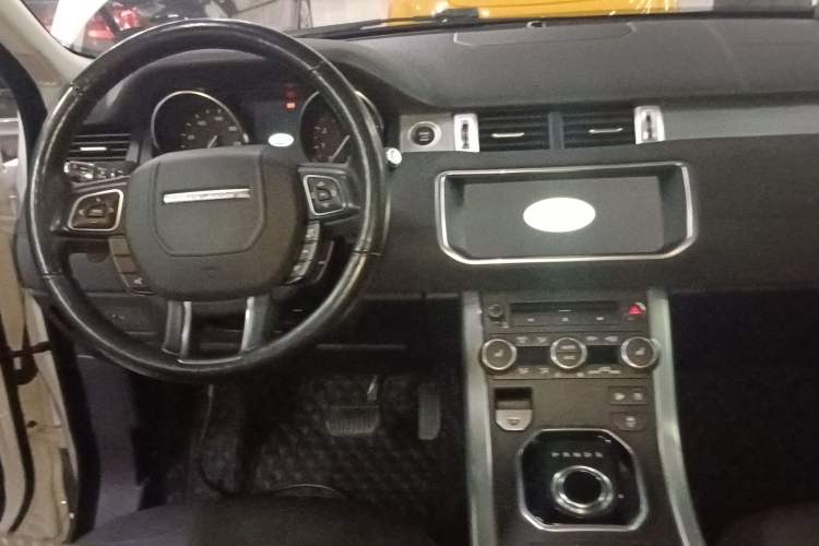 Used Land Rover Range Rover Evoque 2018 240 PS SE Smart Brilliance Edition