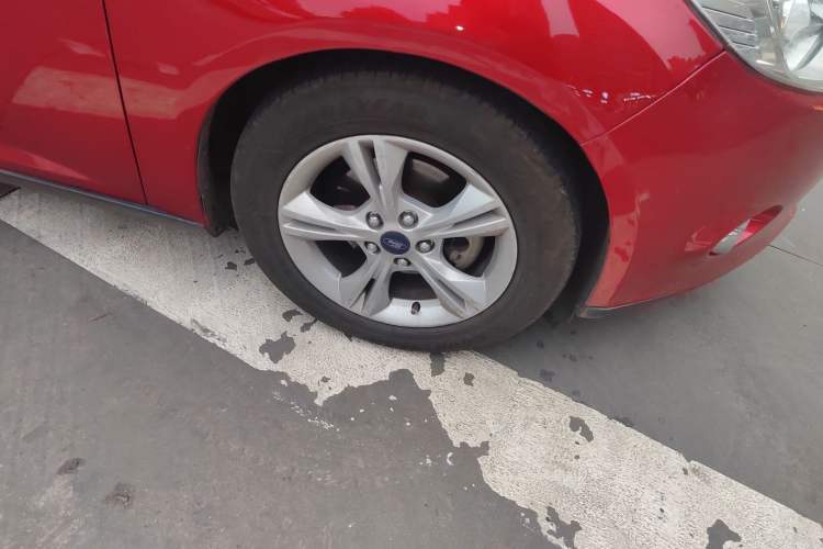 Used Ford Focus 2012 Sedan 1.6L Automatic Fashion Edition