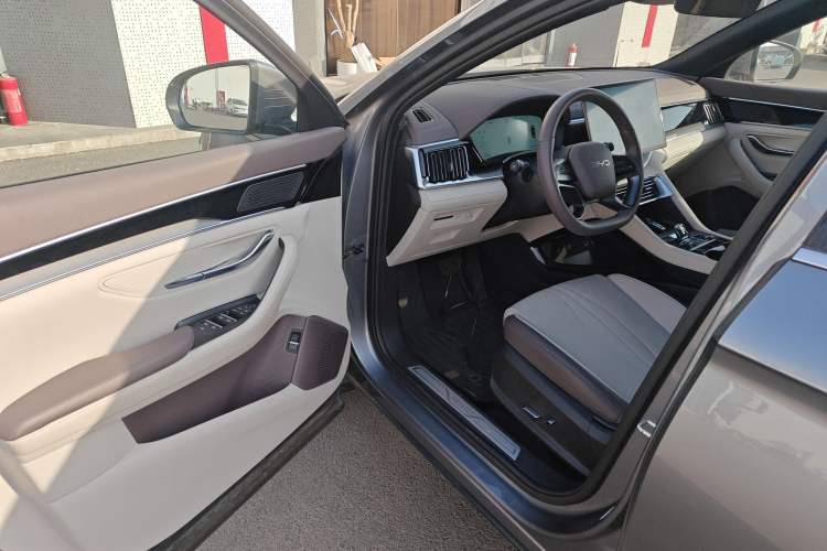 Used BYD Song PLUS New Energy 2025 EV Smart Drive Edition 605km Flagship Model
