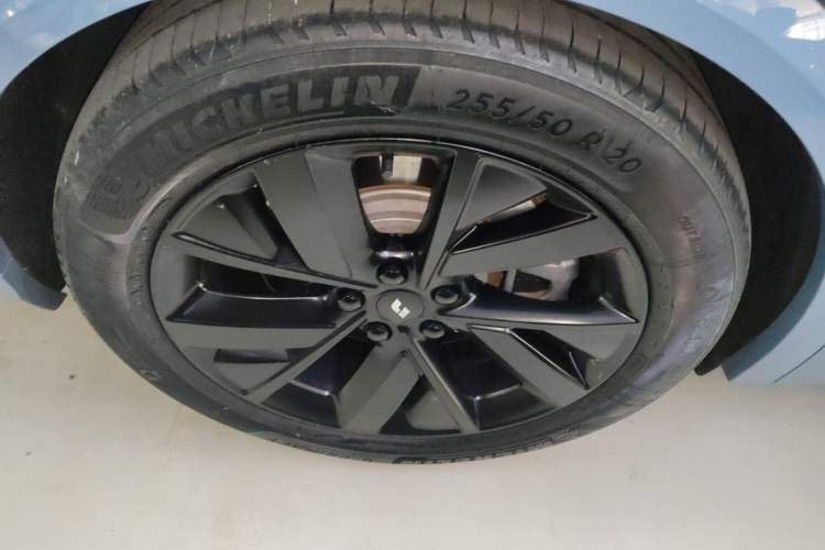 Used Li Auto L8 2023 Pro Model
