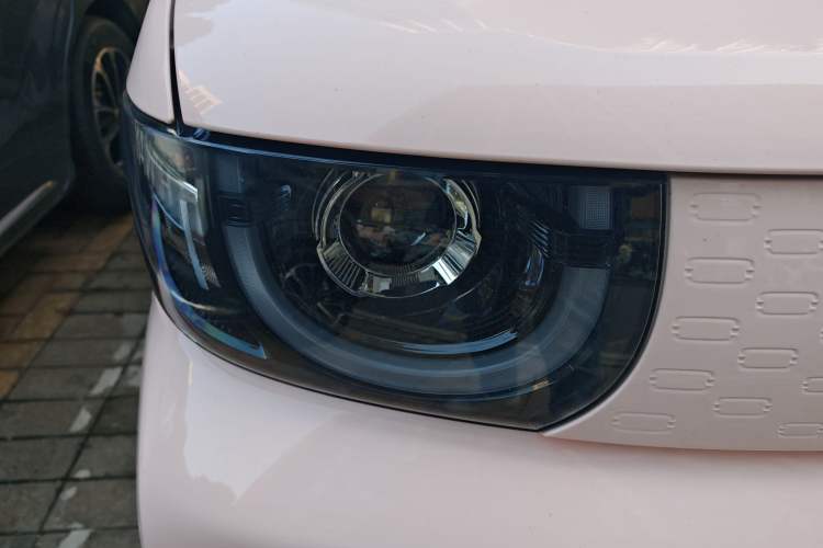 Used Chery QQ Ice Cream 2022 170km Sundae Phosphate Lithium-Ion Right Front Headlight
