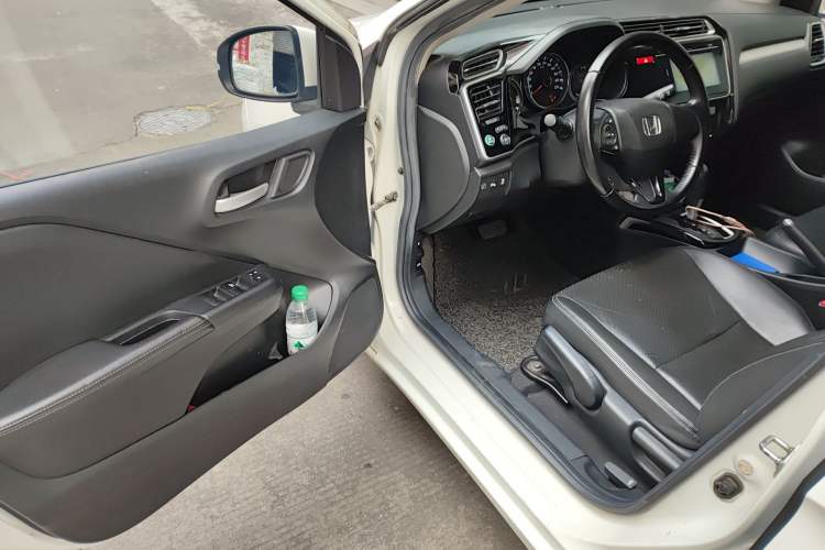 Used Honda Greiz 2016 1.5L CVT Luxury Edition Driver Seat