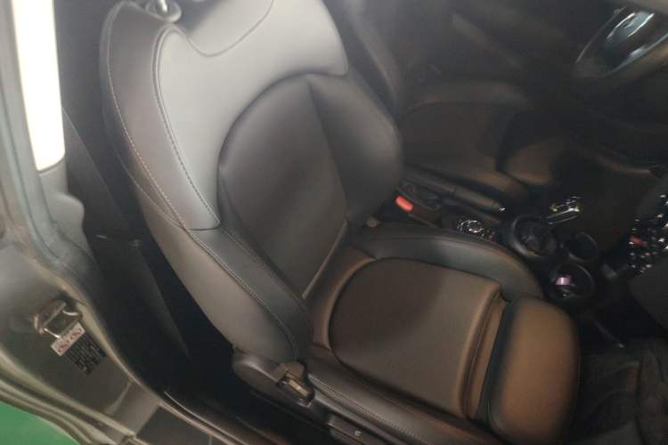 Used MINI MINI 2022 1.5T COOPER Classic Edition