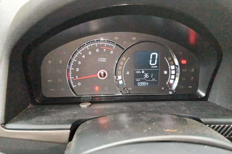 Used Roewe 350 2015 1.5L Manual Luxury Sunroof Edition