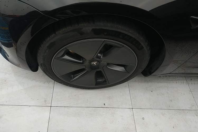 Used Tesla Model 3 2022 Rear-Wheel-Drive Version Left Front Wheel Hub