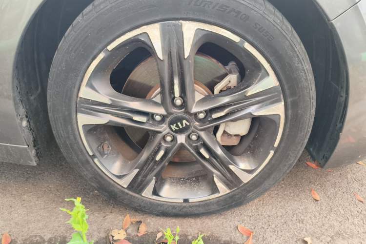 Used Kia K5 2021 380T GT-Line Refreshed Edition Right Front Wheel Hub