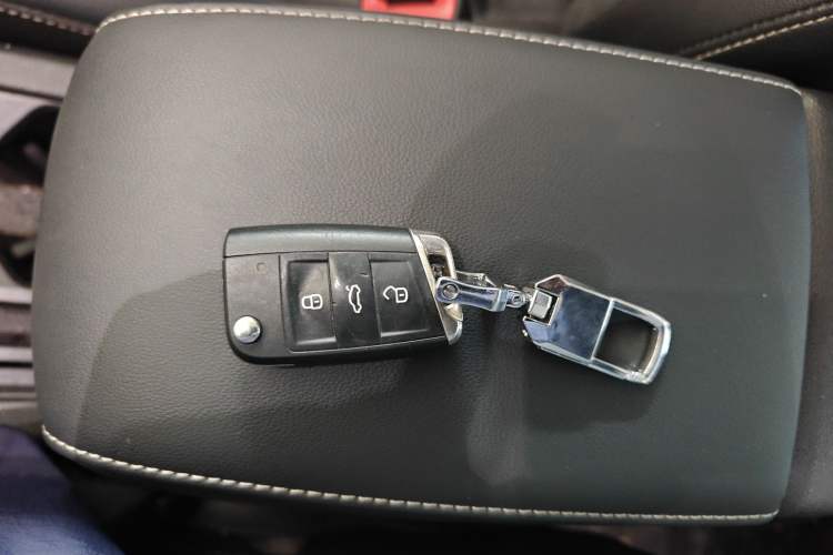 Used Volkswagen Tiguan L 2017 330TSI Automatic Two-Wheel Drive Luxury Edition
