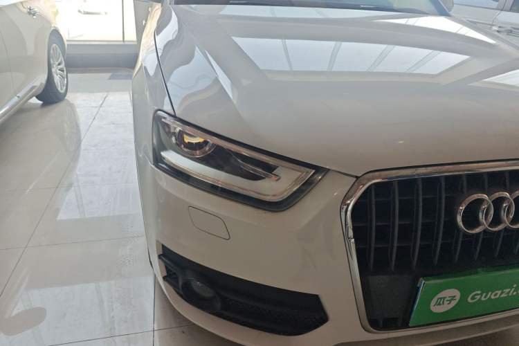 Used Audi Q3 2015 35 TFSI Comfort Model Right Front Headlight