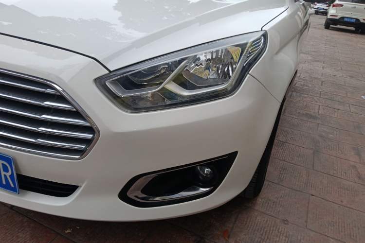 Used Ford Escort 2017 Happy Edition 1.5L Manual Fashion Model