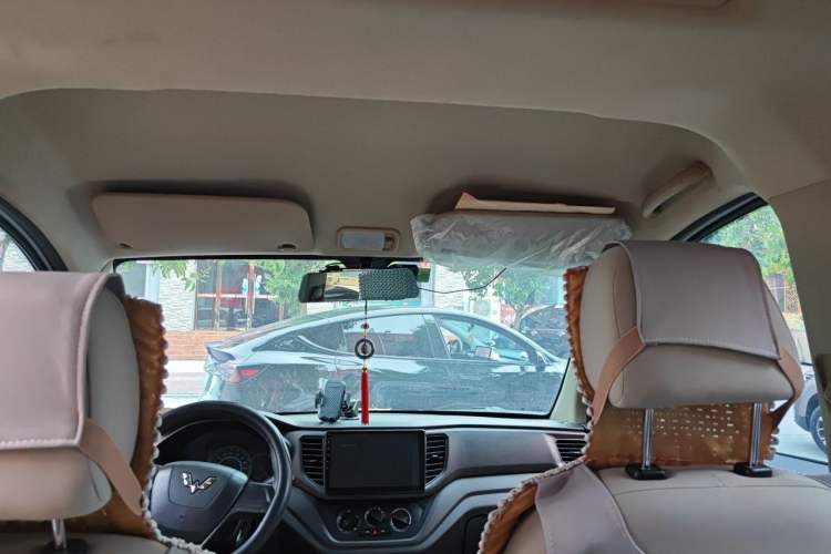 Used Wuling Hongguang V 2019 1.5L Jingqu Version China VI LAR