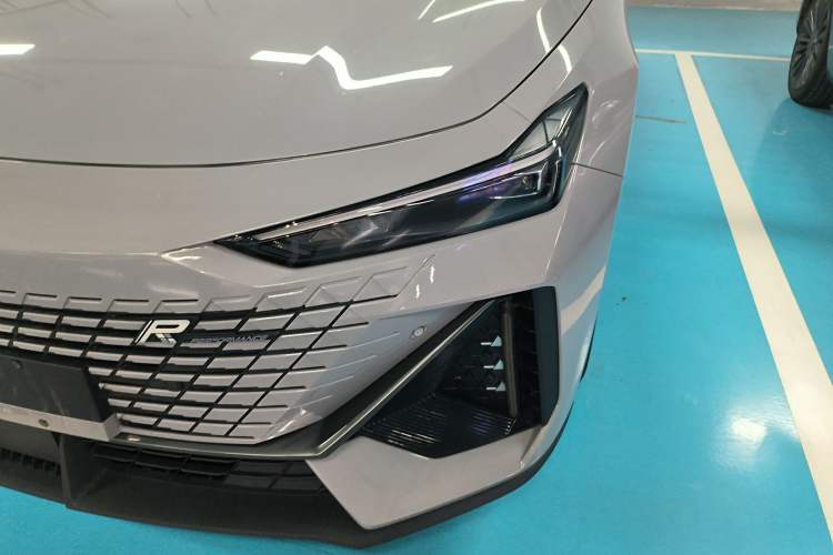 Used Changan UNI-V 2023 1.5T Prestige Model
