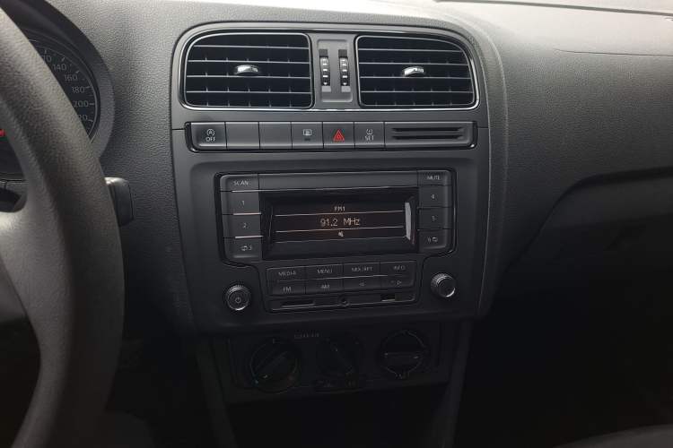 Used Volkswagen Polo 2018 1.5L Automatic Advanced Driving Model Audio And AC Panel